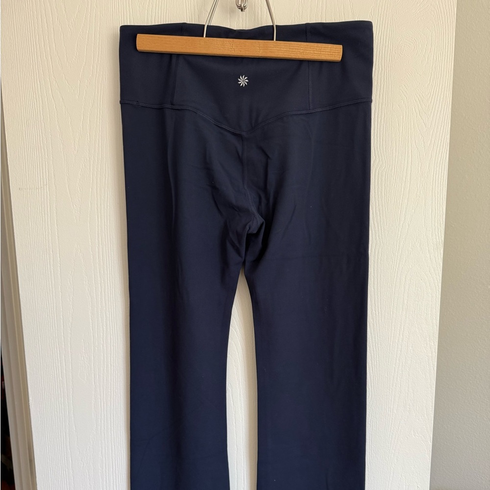 Athleta Elation Straight leg pant. Size Large. NWOT. Never worn, washed once.